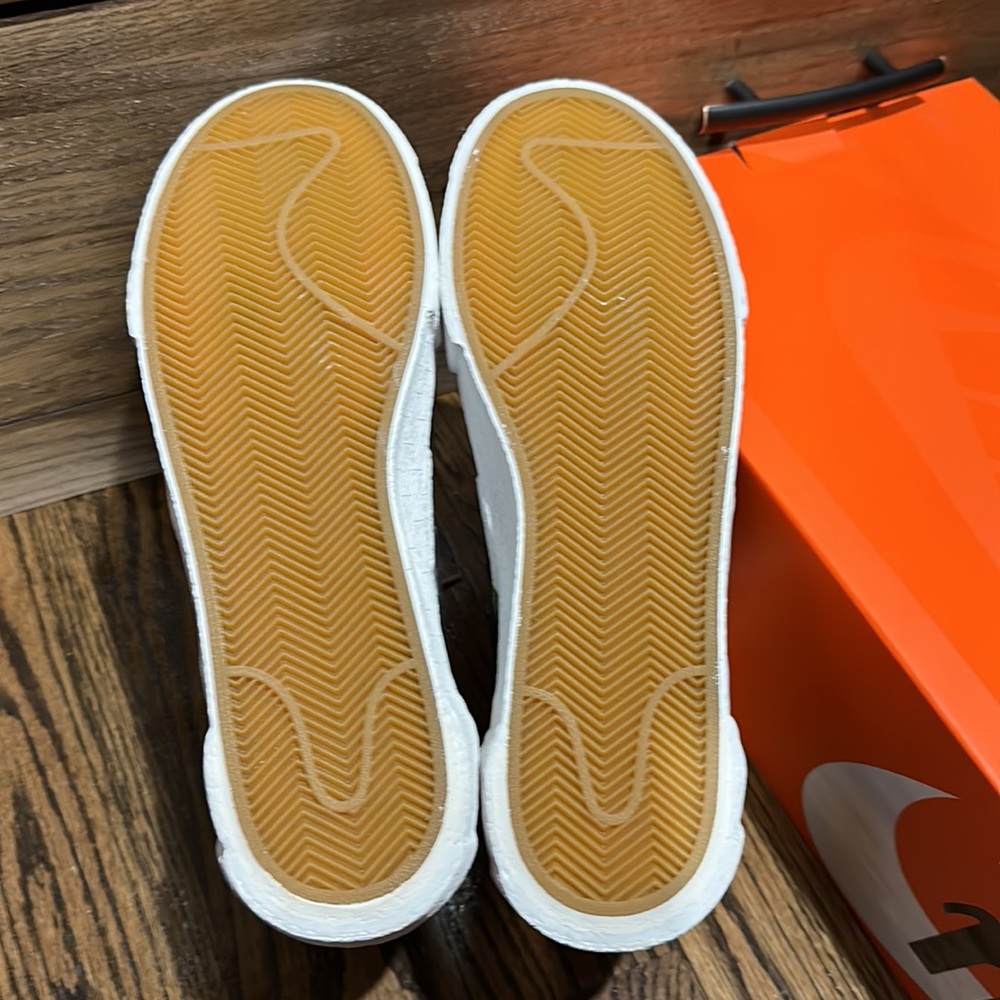 NIKE BLAZER MID SACAI SIZE 10 - Picture 4 of 8